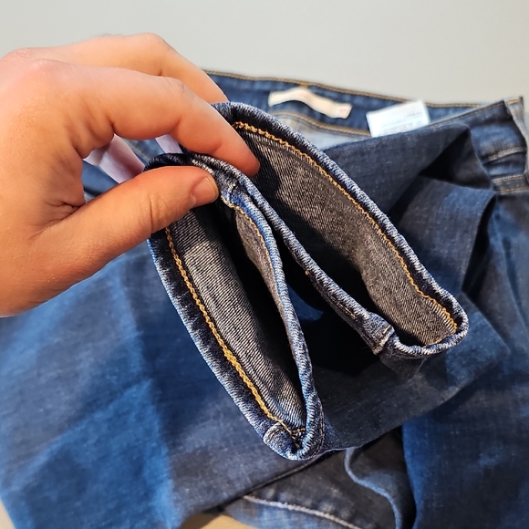 Levi's 711 Blue 31x26 Cropped Ankle Jeans with Tapered Fit - Picture 13 of 13